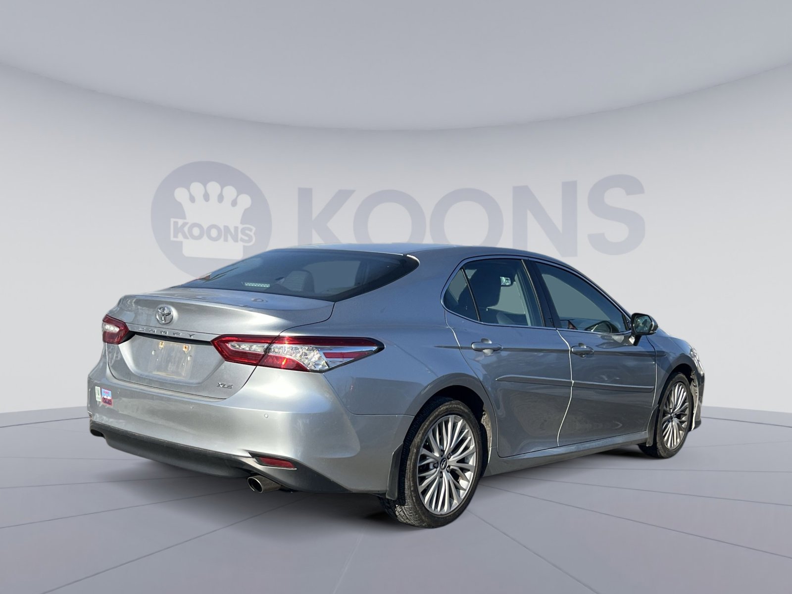 Used 2018 Toyota Camry XLE image 4