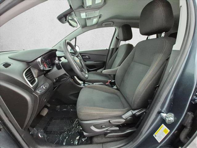 Used 2022 Chevrolet Trax LS w/ Tint and Cruise Package AWD/4WD image 16
