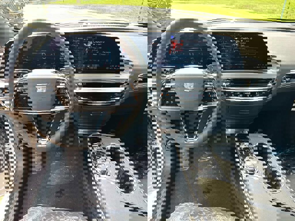 New 2025 Cadillac Lyriq Sport image 10