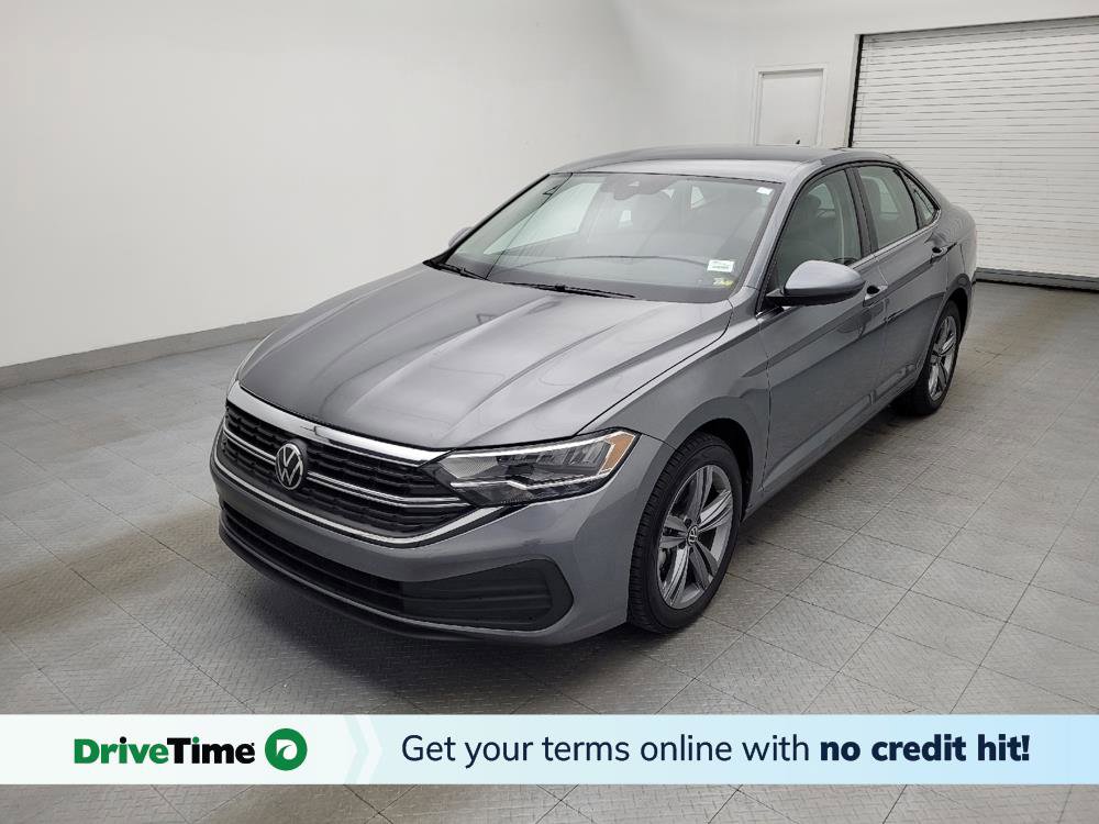 Used 2024 Volkswagen Jetta SE image 1