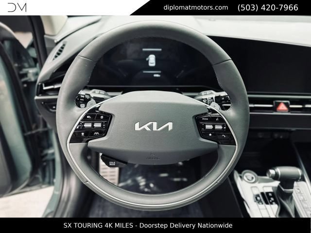 Used 2023 Kia Niro SX Touring FWD image 29