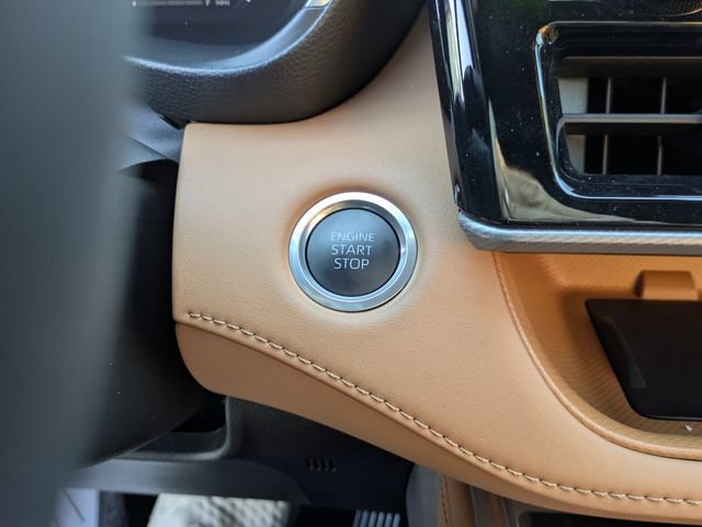 Certified 2025 Toyota Highlander Platinum AWD/4WD image 20