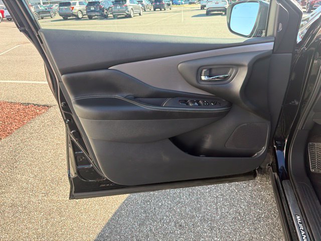 Used 2024 Nissan Murano SV w/ SV Midnight Edition Package AWD/4WD image 11