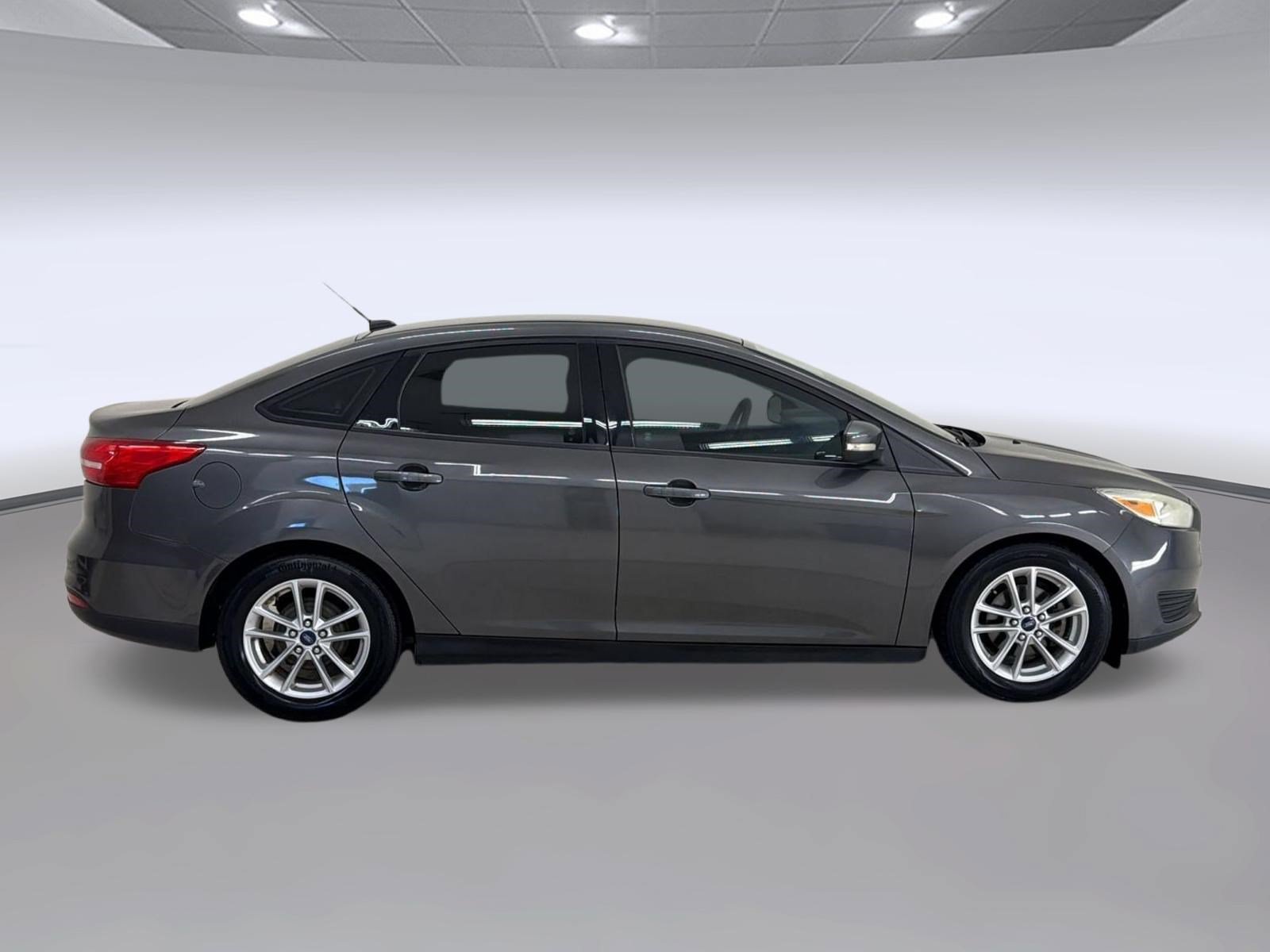 Used 2015 Ford Focus SE FWD image 8