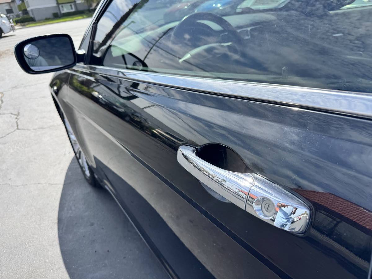 Used 2013 Chrysler 200 Limited FWD image 21