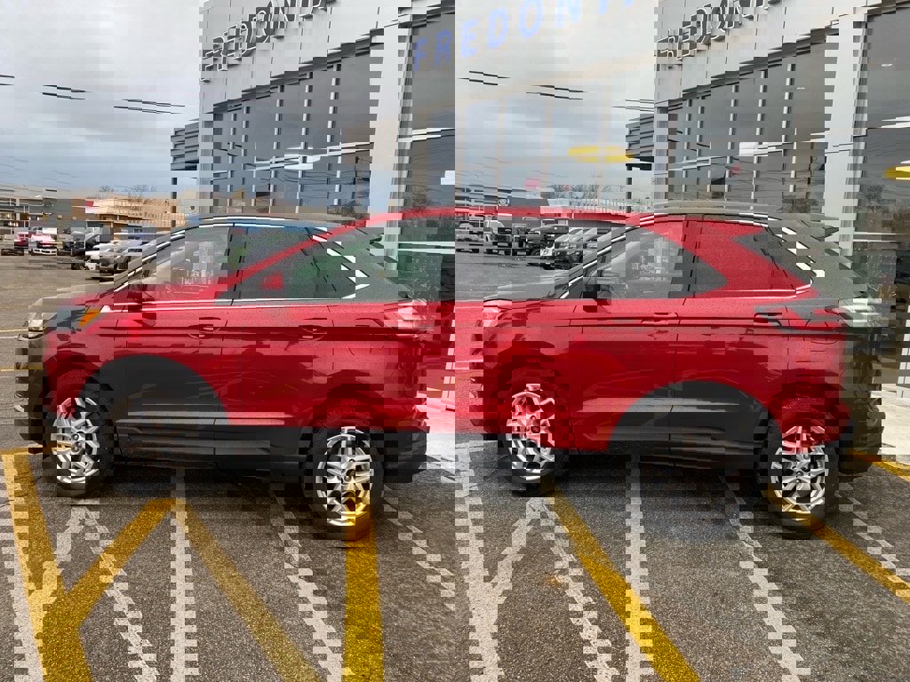 Used 2024 Ford Edge SEL w/ Convenience Package image 2