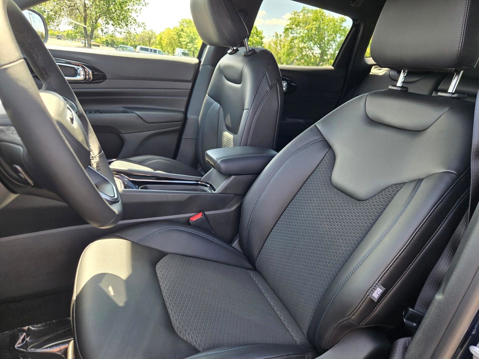 New 2026 Jeep Compass Latitude AWD/4WD image 10