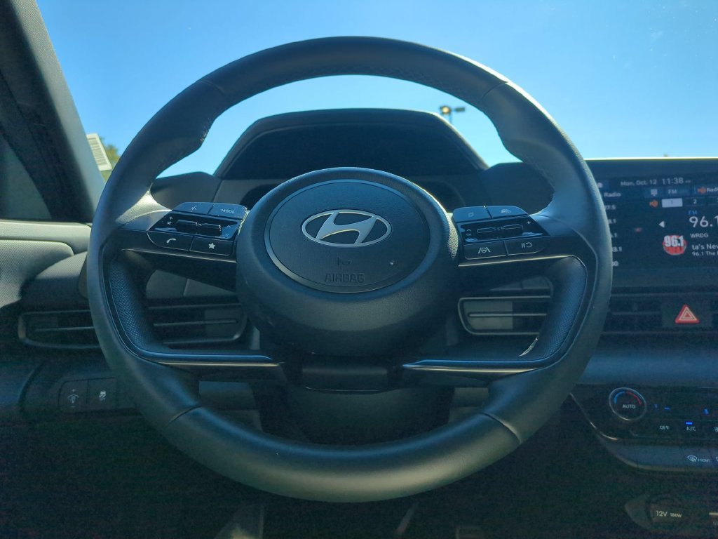 Used 2026 Hyundai Elantra Sport FWD image 22