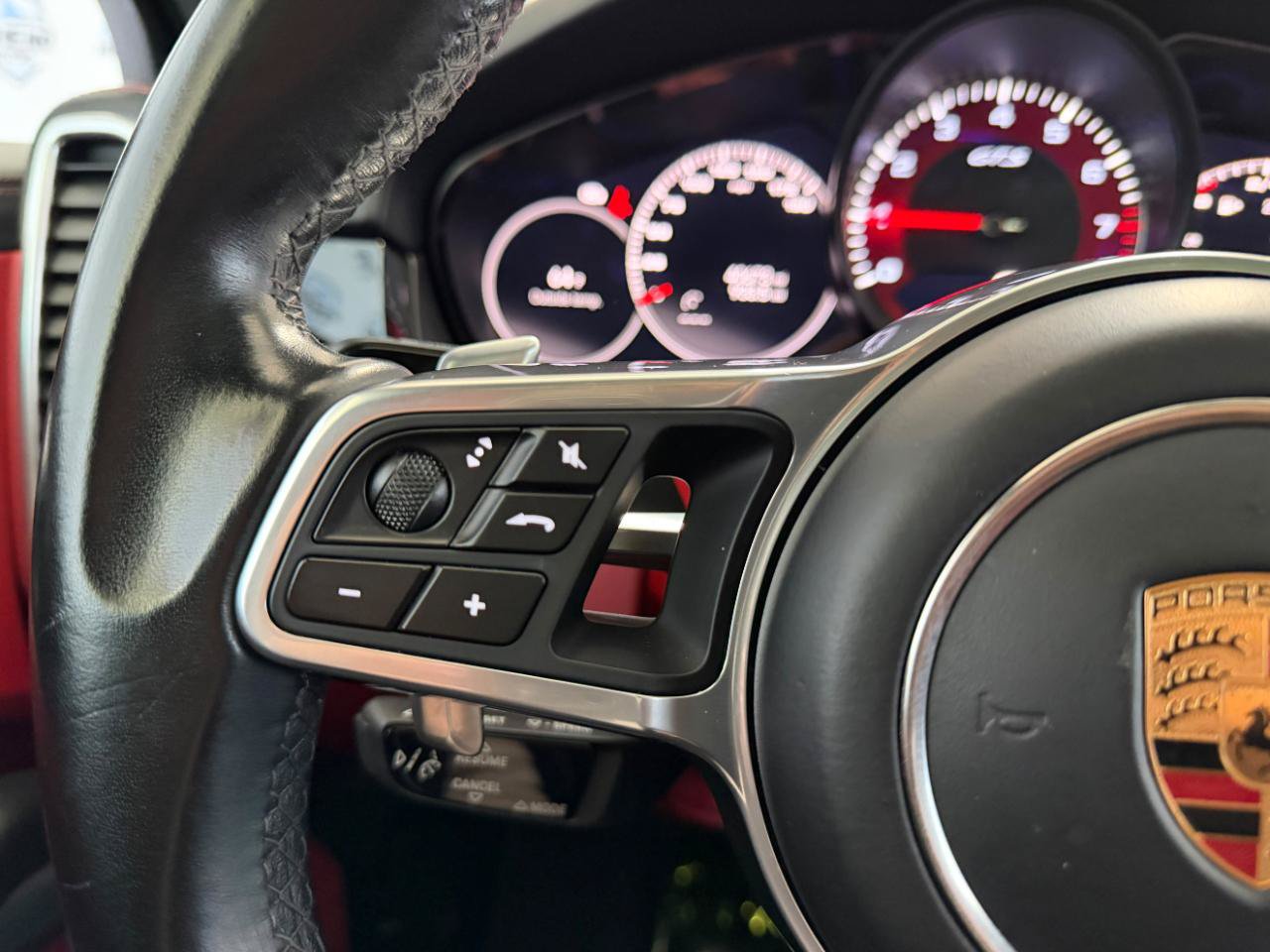 Used 2022 Porsche Cayenne GTS AWD/4WD image 32