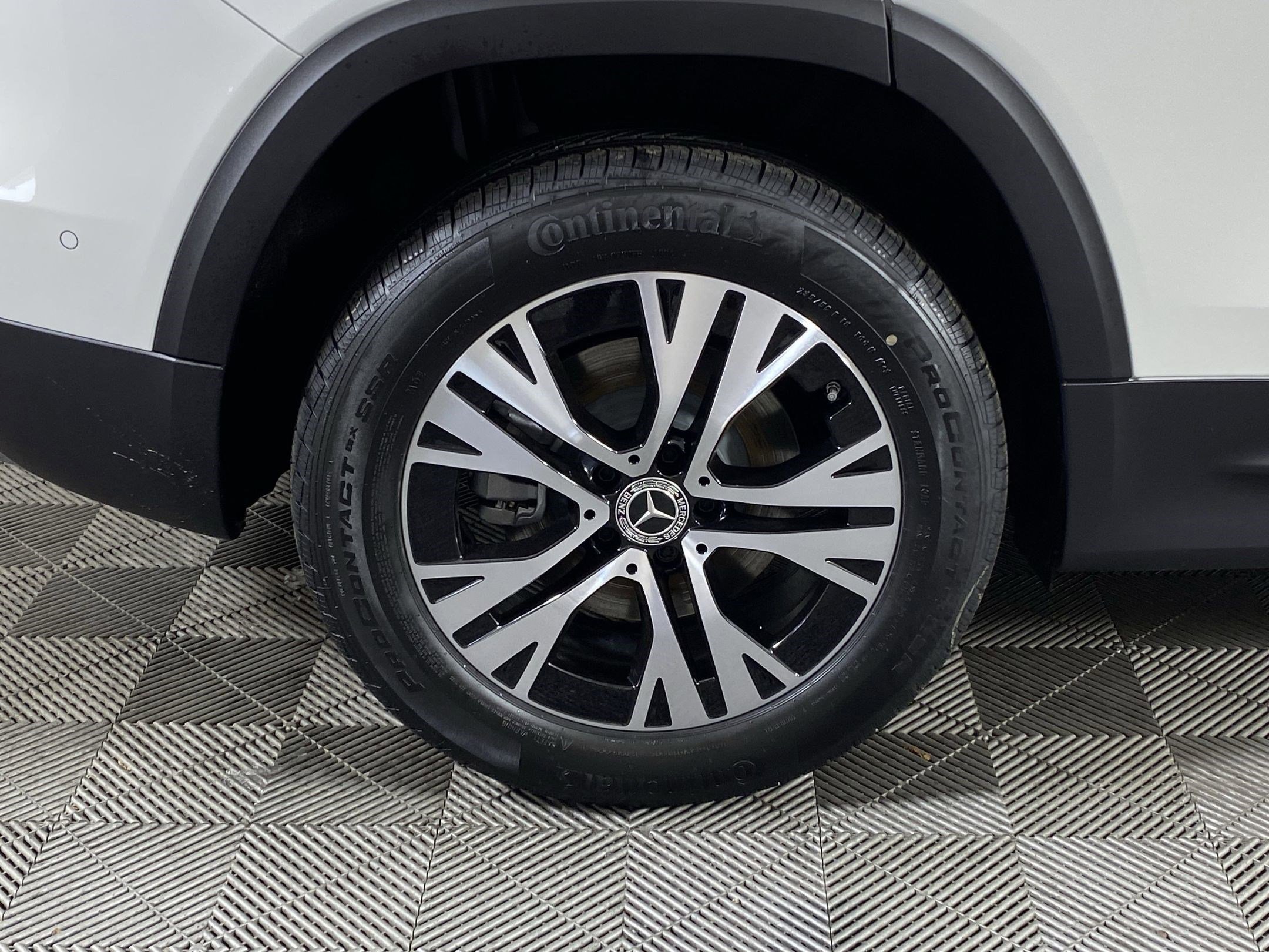 Certified 2025 Mercedes-Benz GLB 250 4MATIC image 10