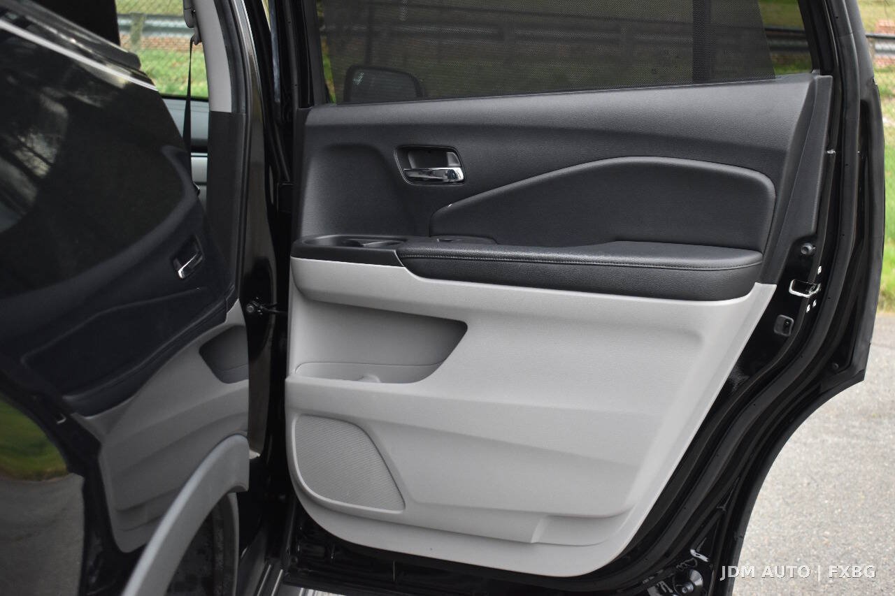 Used 2019 Honda Pilot Touring image 11