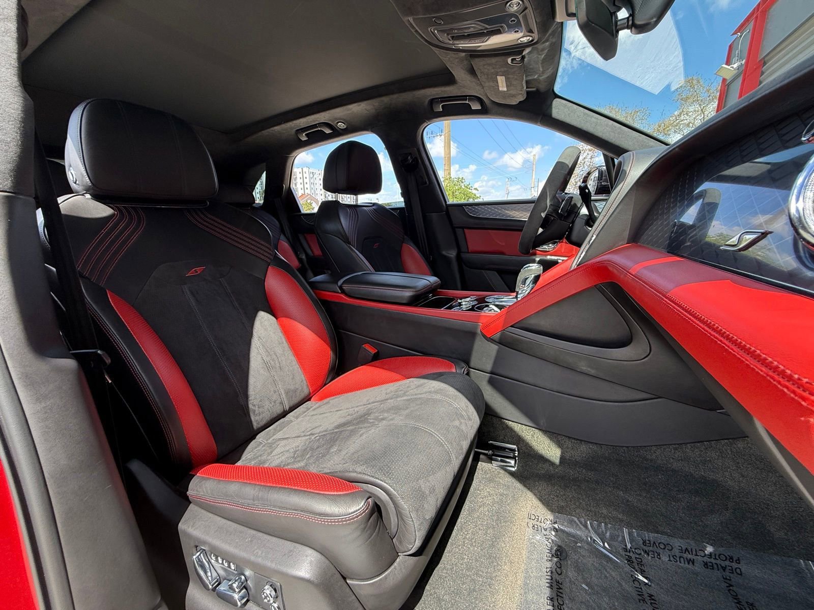 Used 2022 Bentley Bentayga AWD/4WD image 24