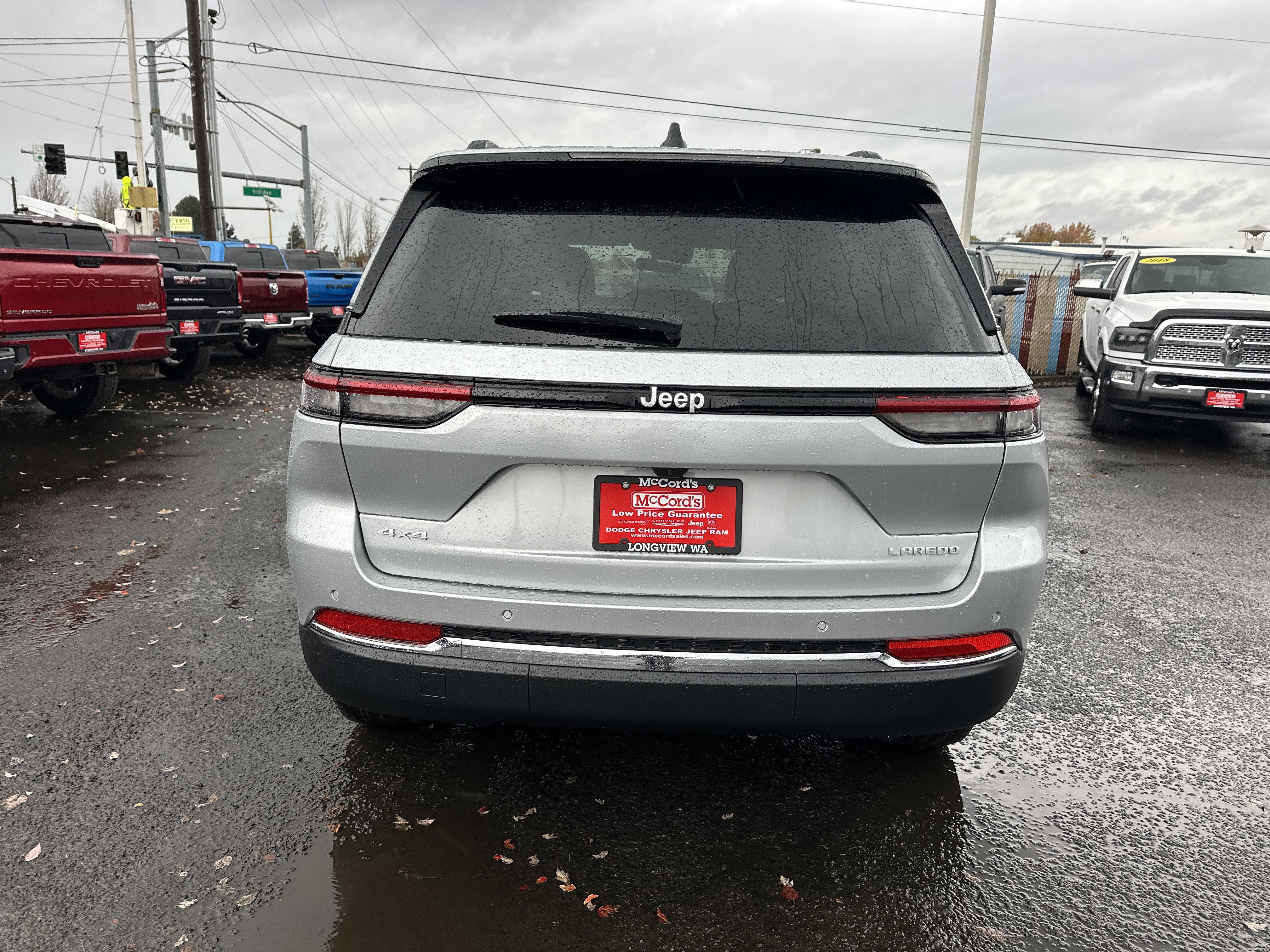 New 2025 Jeep Grand Cherokee Laredo X w/ Luxury Tech Group I image 4