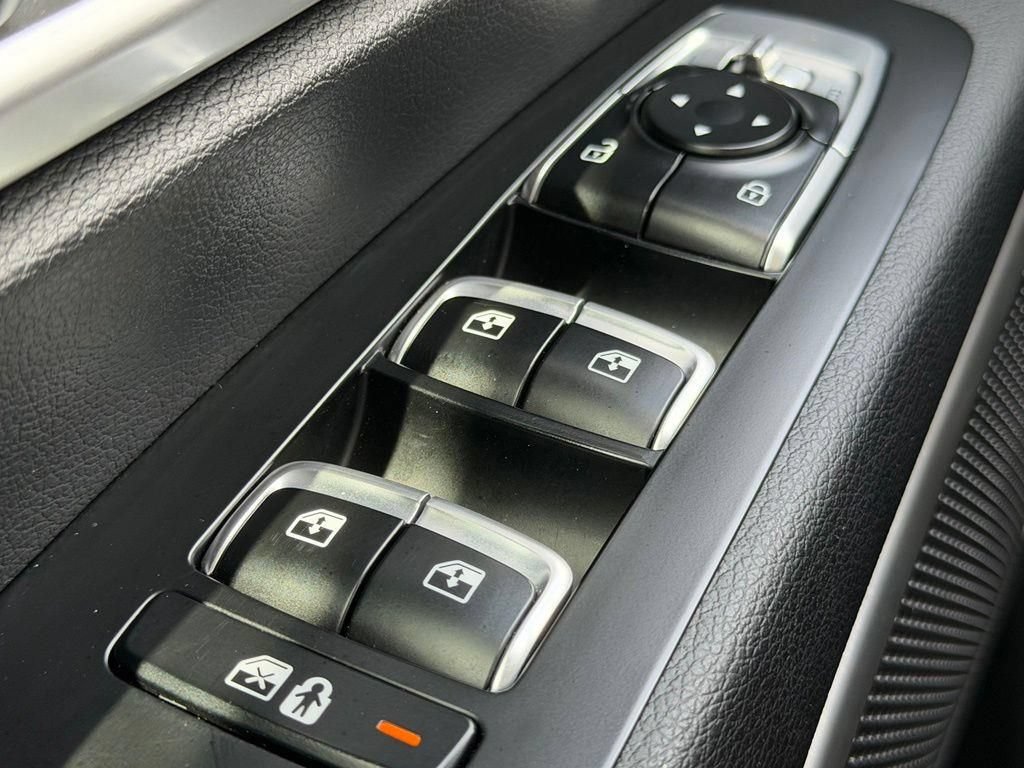 Used 2024 Kia Telluride LX FWD image 16