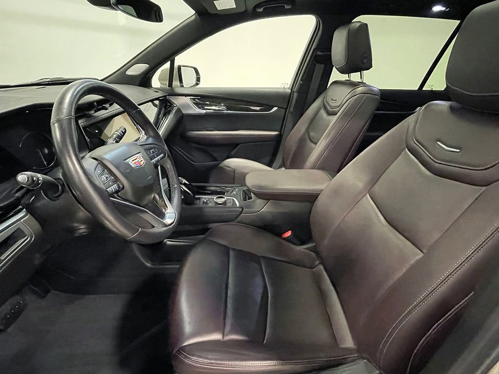Used 2023 Cadillac XT6 Premium Luxury image 3