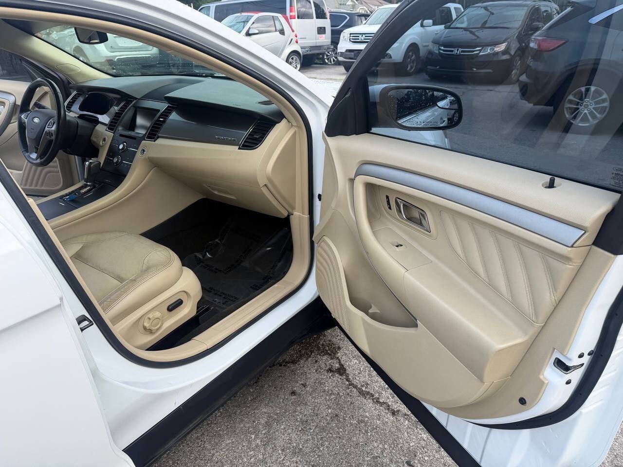 Used 2014 Ford Taurus SEL AWD/4WD image 21