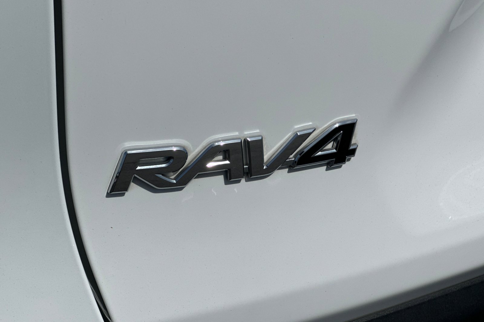 Used 2021 Toyota RAV4 LE AWD/4WD image 25