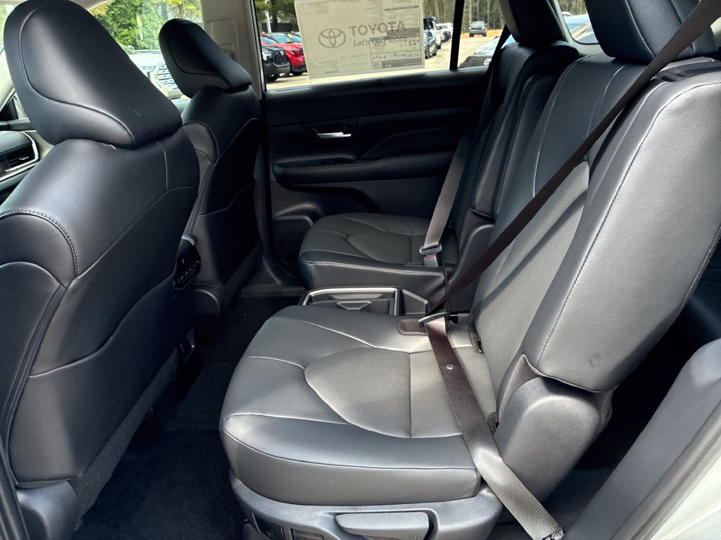 New 2026 Toyota Grand Highlander AWD image 16