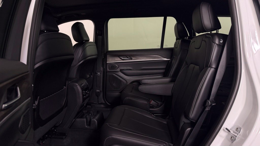 New 2027 Jeep Grand Cherokee L Limited AWD/4WD image 26