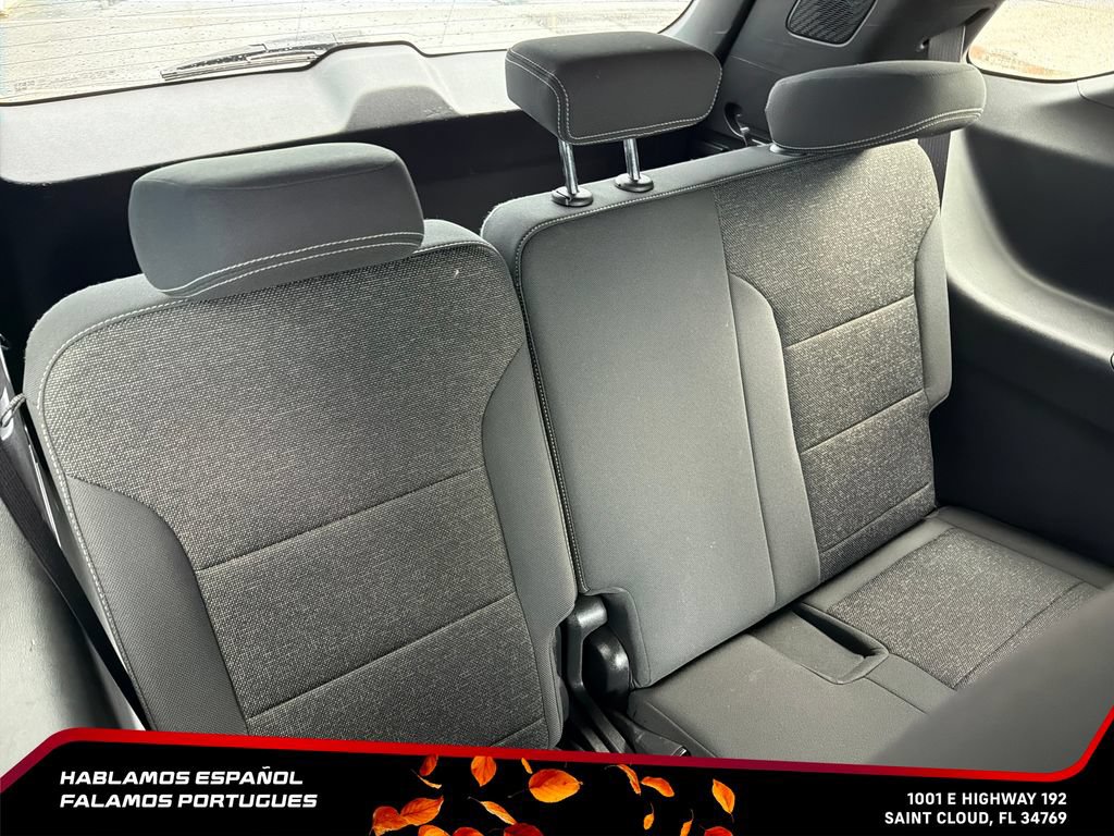 Used 2025 Chevrolet Traverse LT FWD image 32