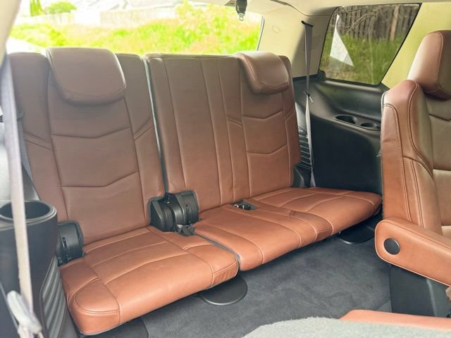 Used 2017 Cadillac Escalade Premium Luxury w/ LPO, Radiant Package AWD/4WD image 19