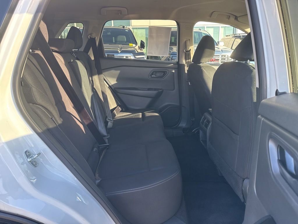 Used 2024 Nissan Rogue S AWD/4WD image 20