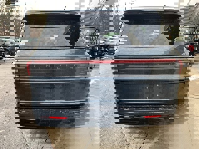 New 2026 Lincoln Navigator L Reserve w/ Jet Appearance Package image 11