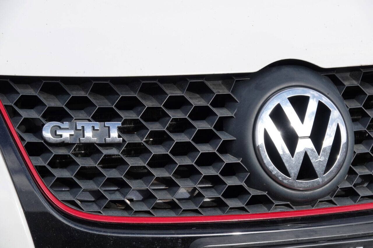 Used 2007 Volkswagen GTI 4-Door FWD image 30