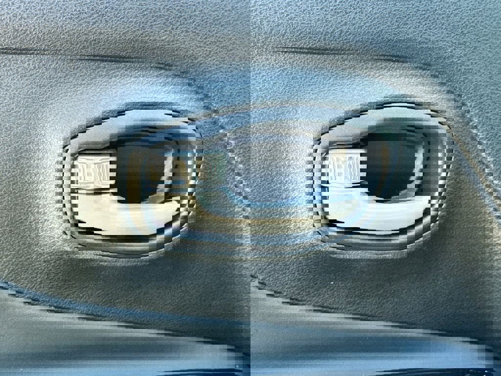 Used 2023 Jeep Renegade Latitude w/ Premium Group image 13