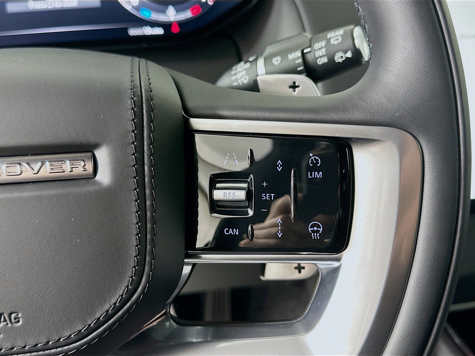 New 2026 Land Rover Range Rover SE AWD/4WD image 6