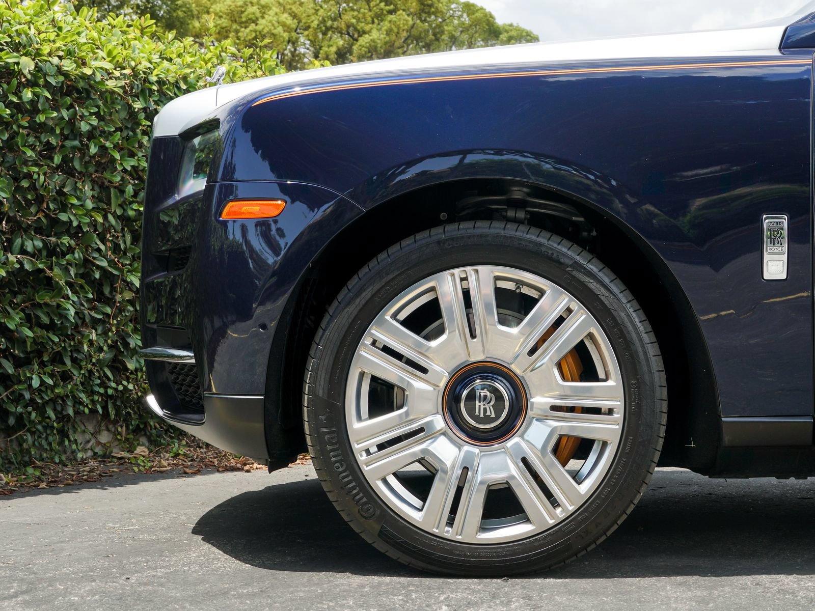 Certified 2022 Rolls-Royce Cullinan w/ Cullinan Package AWD/4WD image 11