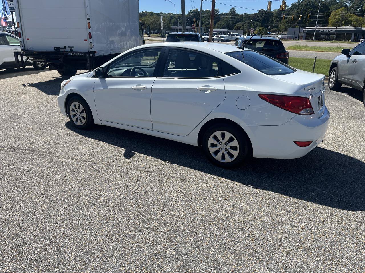 Used 2015 Hyundai Accent GLS FWD image 16