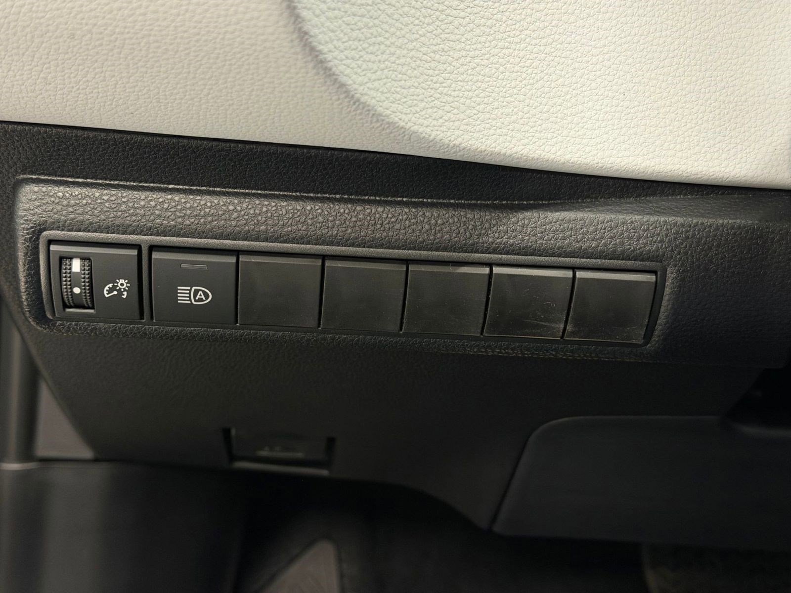 New 2026 Toyota Corolla SE image 15