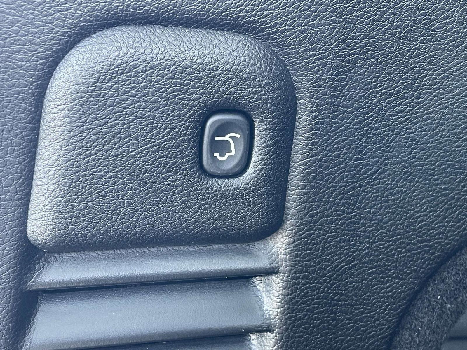 Used 2015 Jeep Grand Cherokee High Altitude RWD image 11