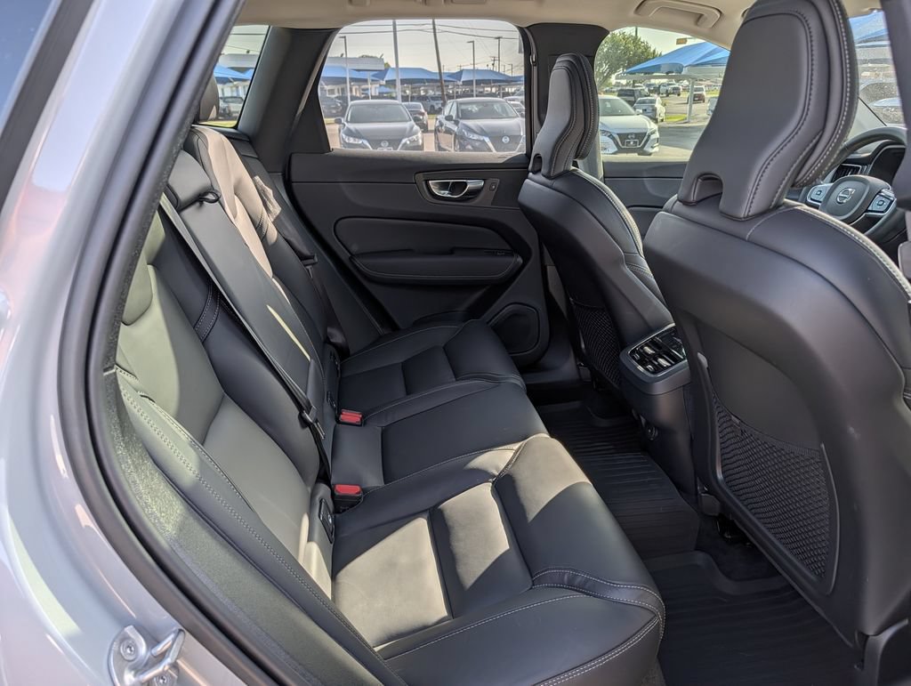Used 2025 Volvo XC60 B5 Ultra w/ Protection Package Premier AWD/4WD image 32