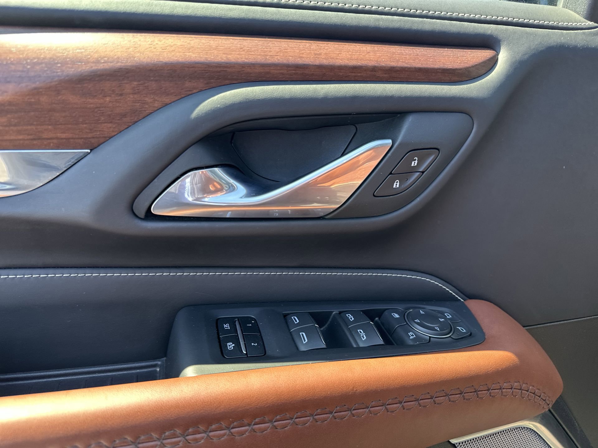 Certified 2023 GMC Yukon Denali Ultimate AWD/4WD image 13
