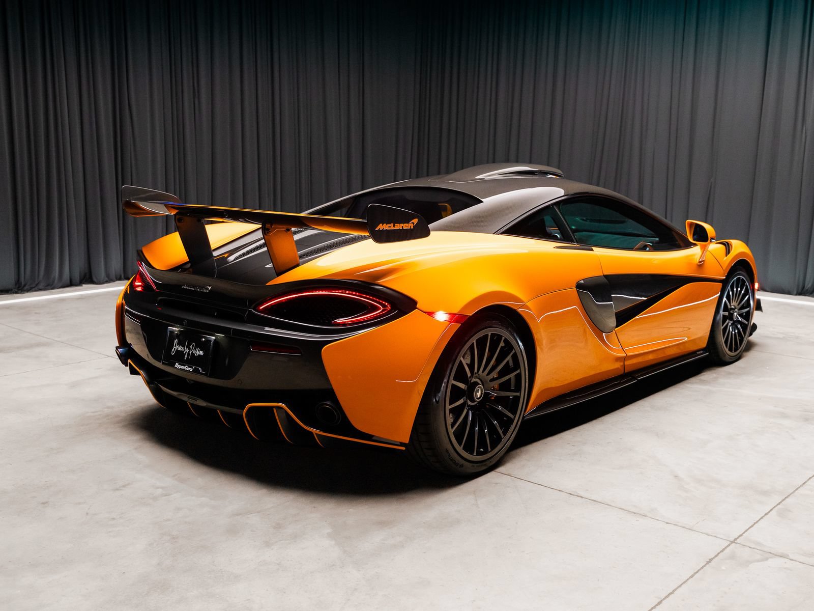 Used 2020 McLaren 620R RWD image 40
