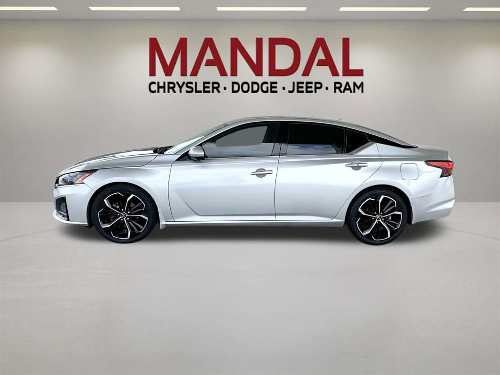 Used 2023 Nissan Altima 2.5 SL FWD image 10