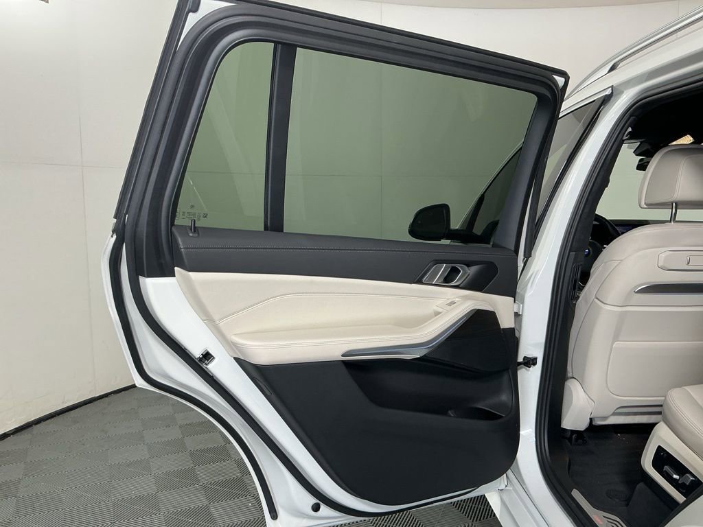 Certified 2024 BMW X7 xDrive40i image 24