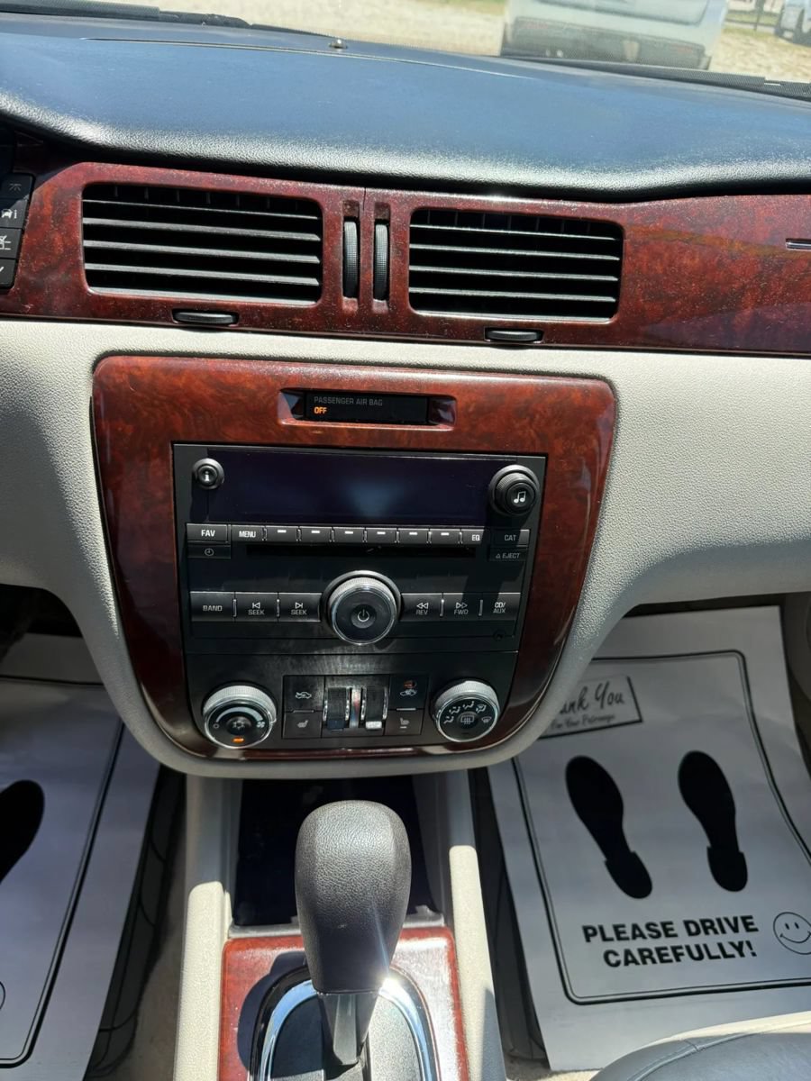Used 2010 Chevrolet Impala LT FWD image 9