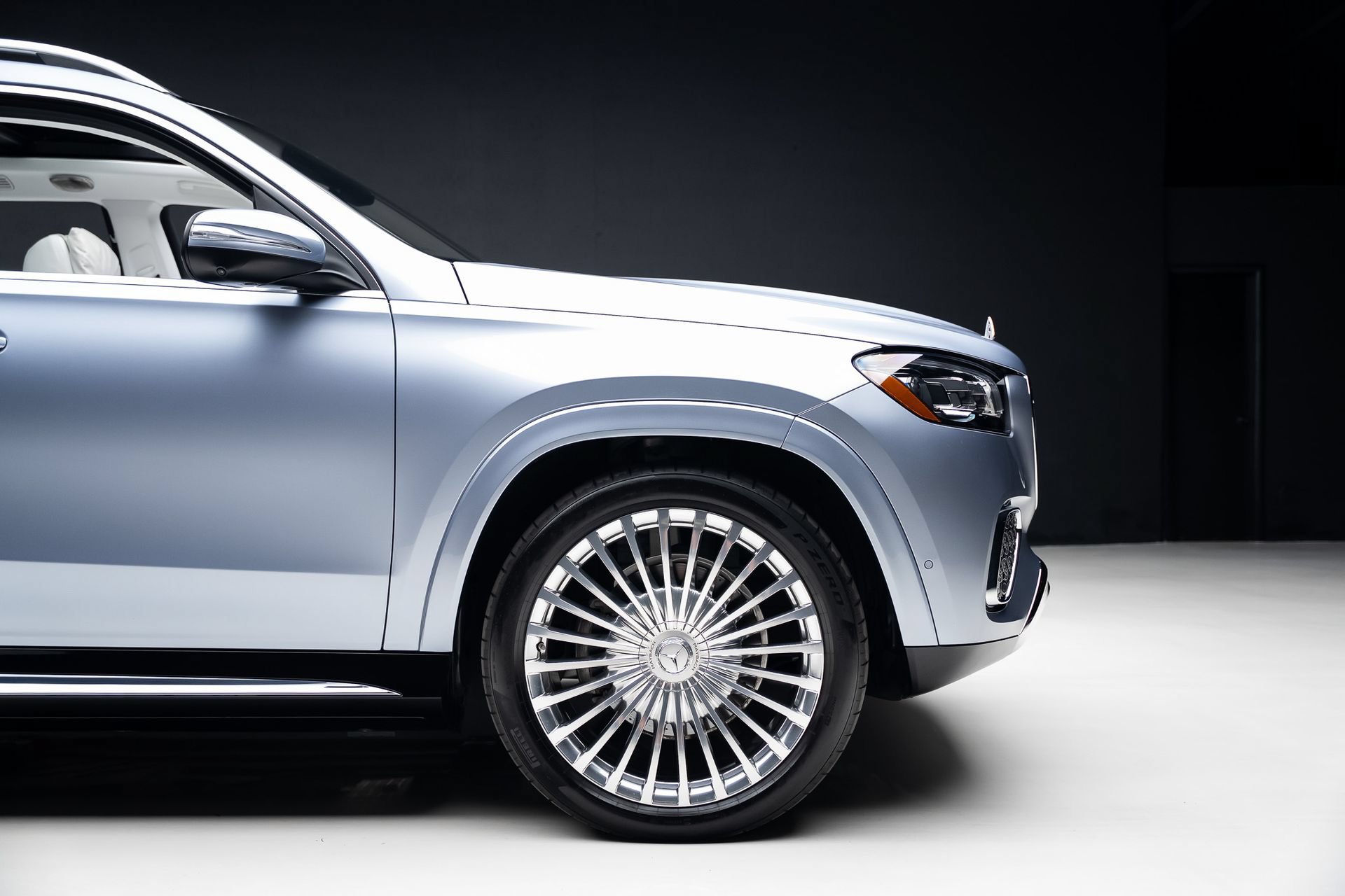 Used 2025 Mercedes-Benz Maybach GLS 600 4MATIC image 40