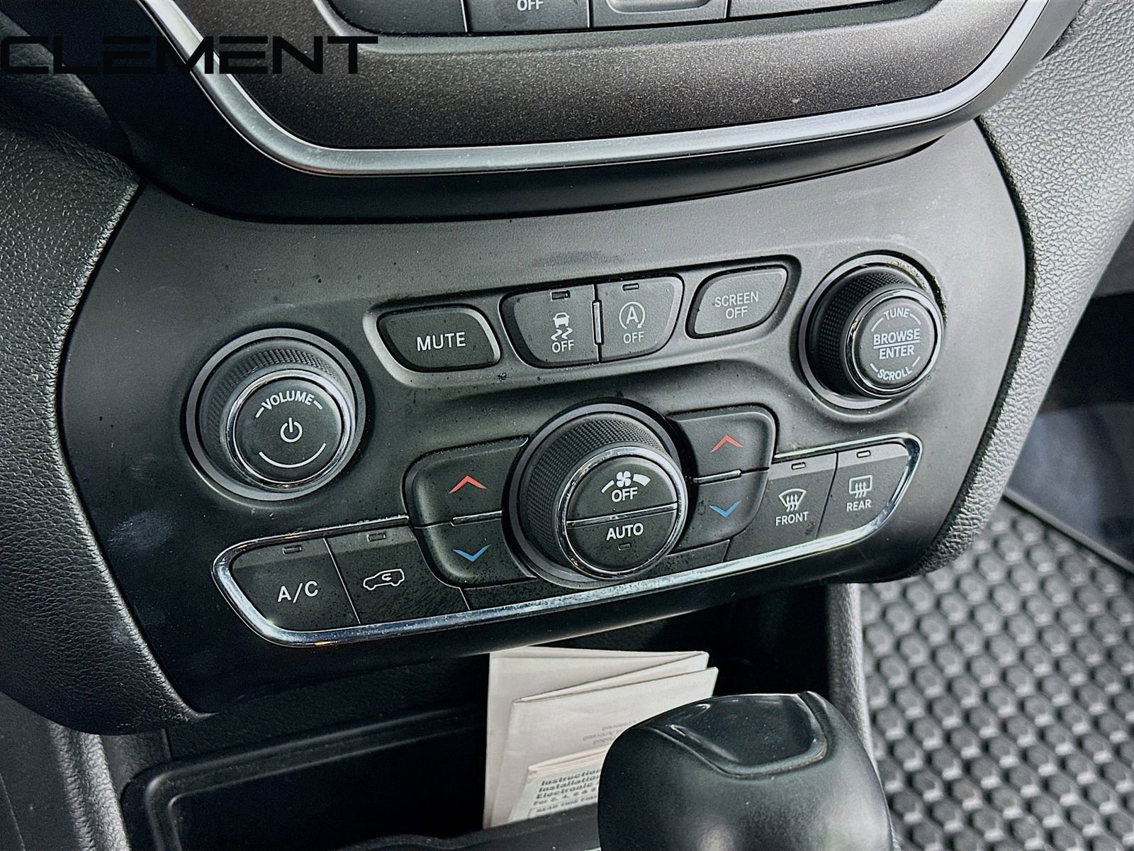 Used 2019 Jeep Cherokee Trailhawk w/ Cold Weather Group image 22