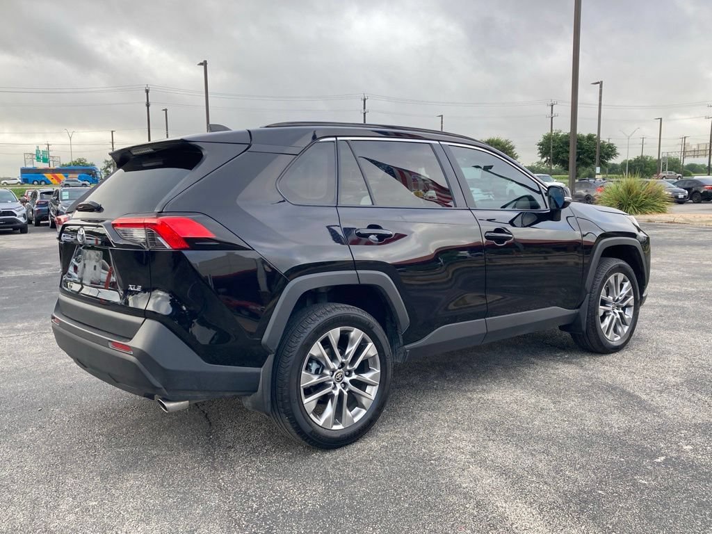 Certified 2025 Toyota RAV4 XLE Premium FWD image 5