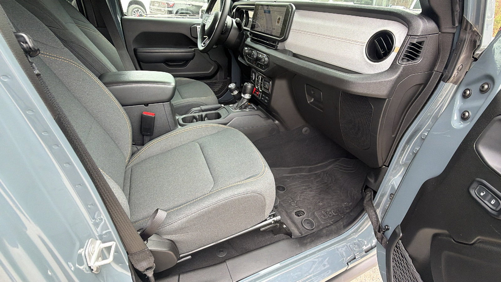 Used 2025 Jeep Wrangler Willys image 19