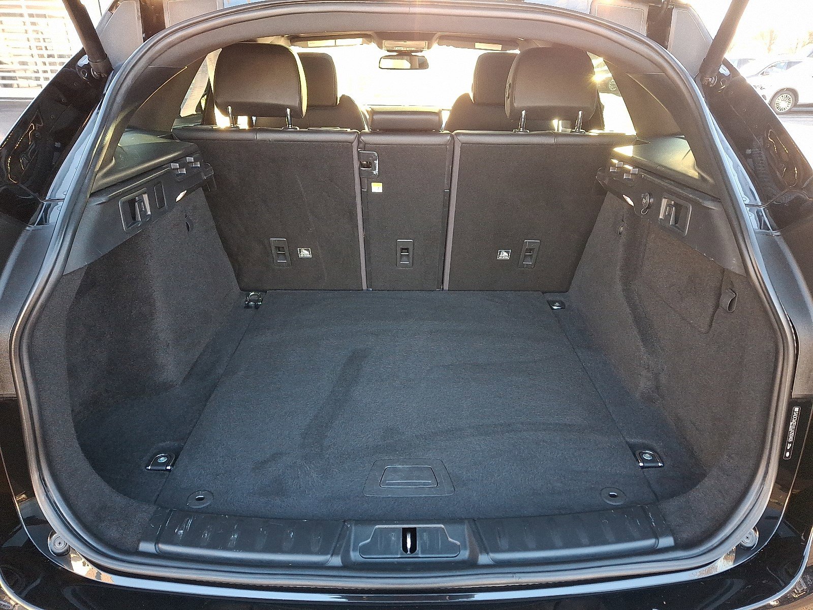 Used 2018 Jaguar F-PACE S image 30