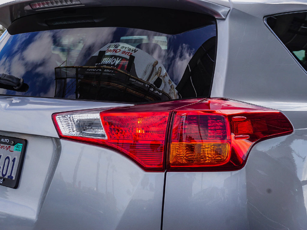 Used 2015 Toyota RAV4 XLE w/ Outdoor Package FWD image 8