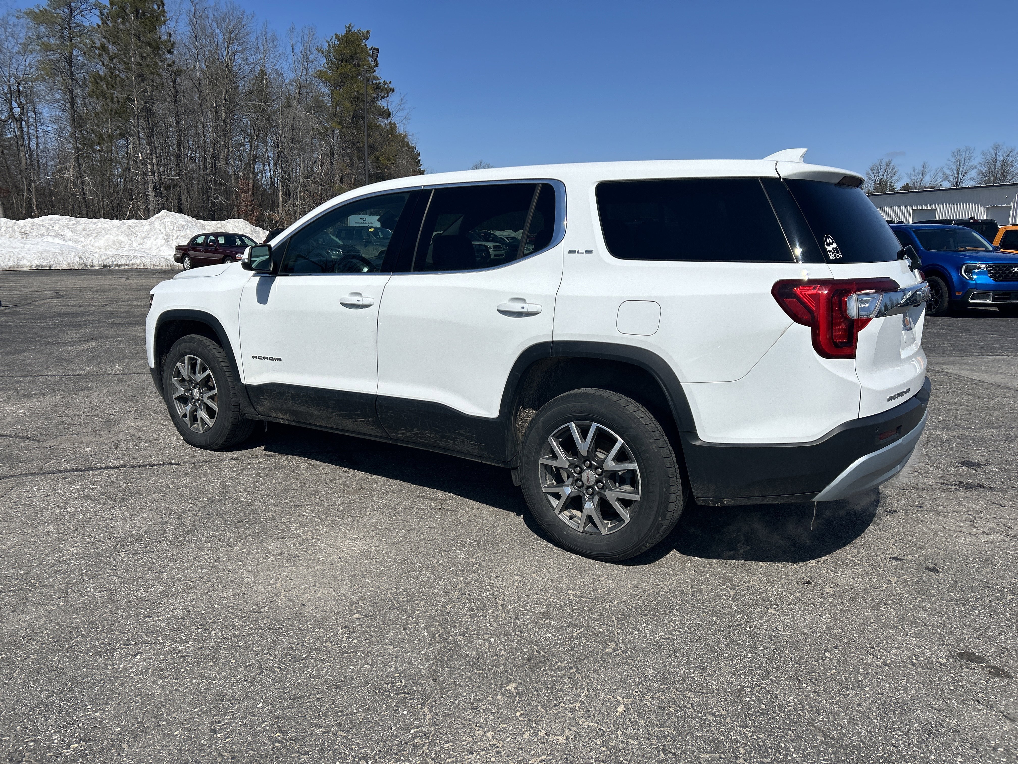 Used 2020 GMC Acadia SLE w/ LPO, Floor Liner Package image 6