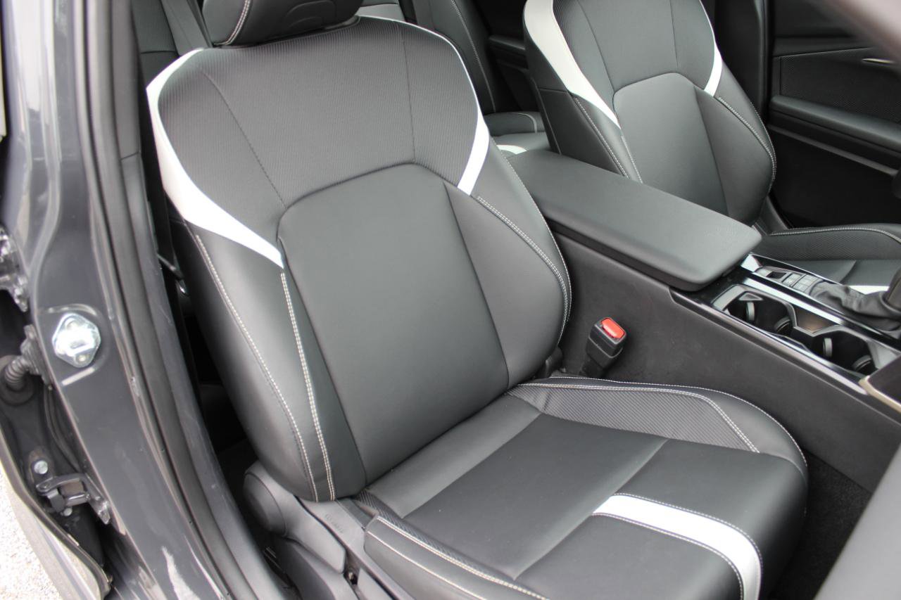 Used 2025 Toyota Camry SE image 23