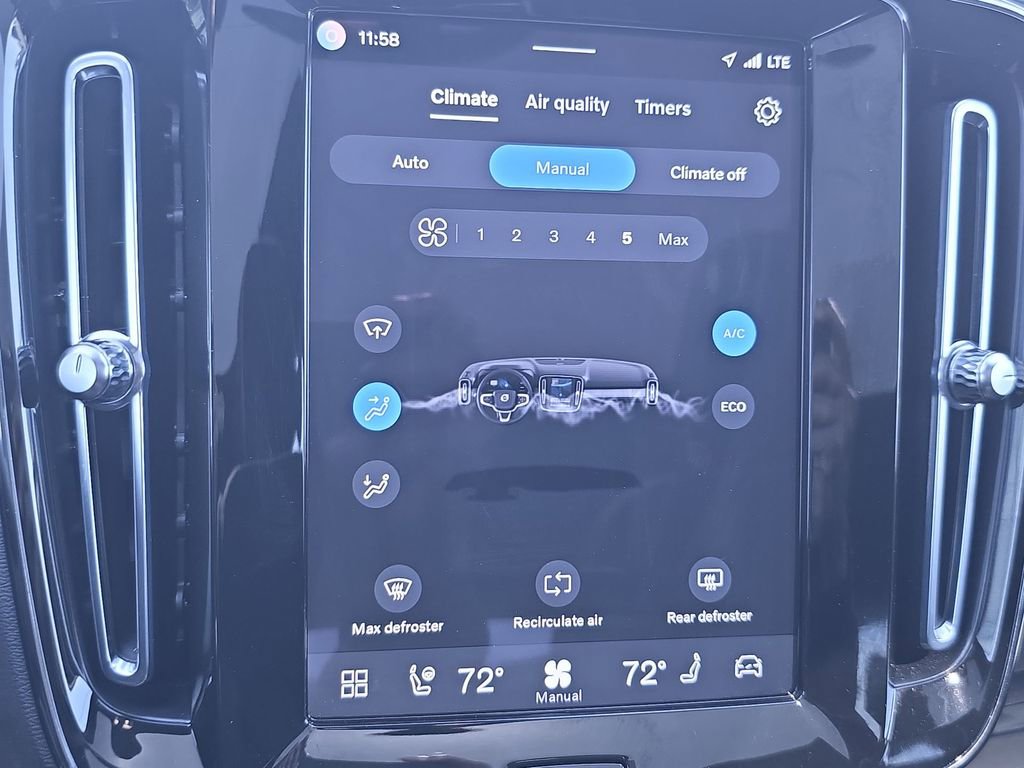 Used 2023 Volvo C40 P8 Recharge Ultimate image 23