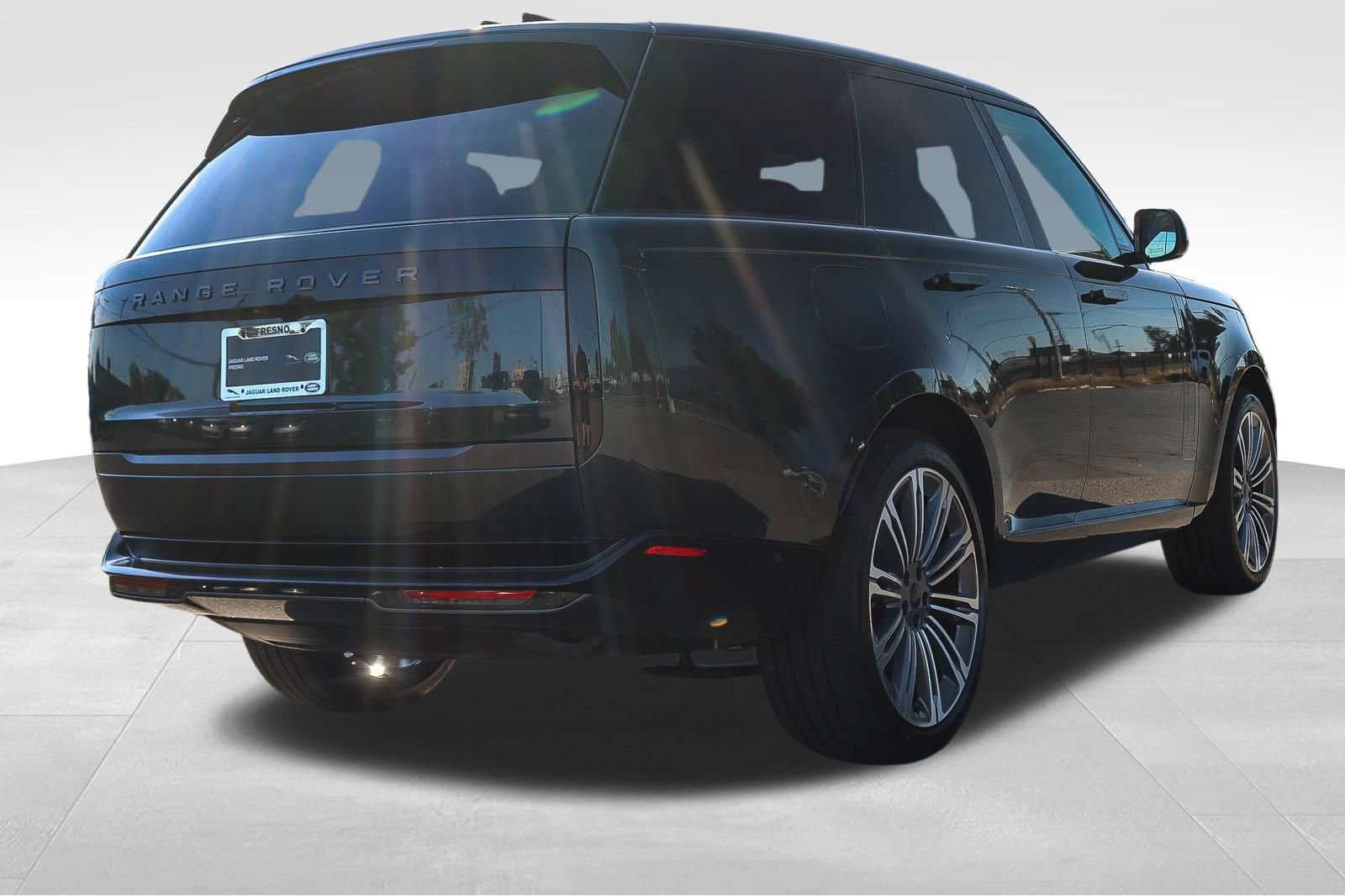 New 2026 Land Rover Range Rover SE image 5